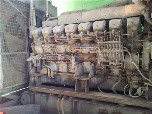 三菱S12柴油發(fā)動機前部裝置的解體、檢修