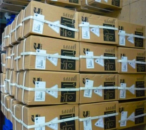 抽沙船QSK60康明斯發(fā)動(dòng)機(jī)配件庫(kù)存?zhèn)}庫(kù)