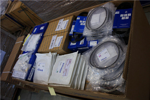 專業的山貓Bobcat伸縮臂T255635100351335714014040170叉裝車Perkins柴油機維修配件服務