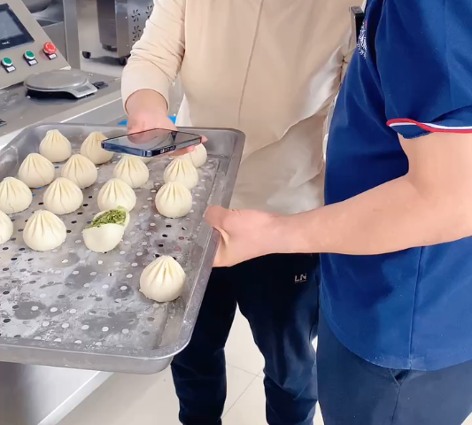 仿手工包子機(jī)怎么制作素餡包子