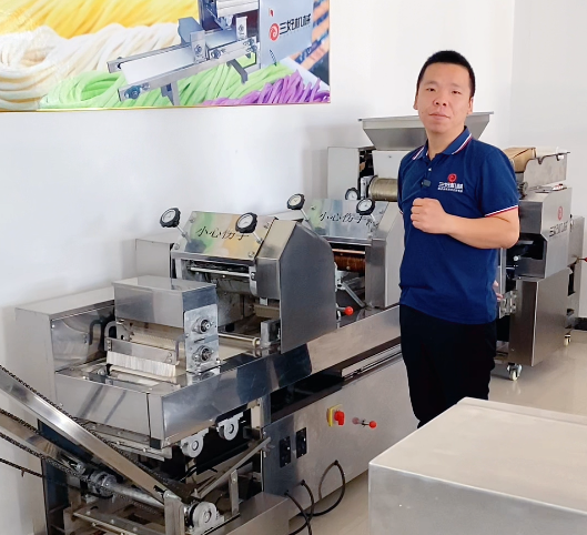 開店應(yīng)該選擇什么樣的面條機(jī)