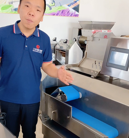 食堂里用的切菜機是什么樣的