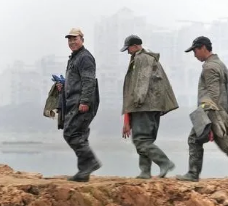 返鄉(xiāng)開(kāi)面條坊是等頭發(fā)蒼白還是趁年輕？面條機(jī)需要幾個(gè)人操作？