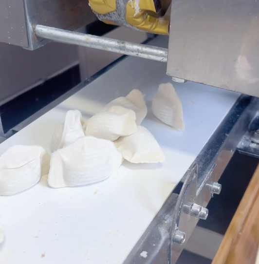 用餃子機(jī)包餃子和手工有什么區(qū)別 用餃子機(jī)包餃子和手工有什么區(qū)別